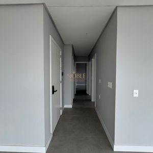 Apartamento com 102m², 3 dormitórios, 1 suíte, 2 vagas no Maui Residencial em Torres para Comprar