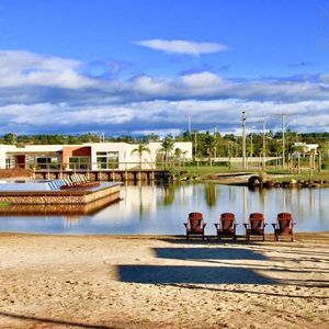 Casa de Condomínio com 350m², 4 dormitórios, 4 suítes, 2 vagas no Reserva das Águas em Torres para Comprar