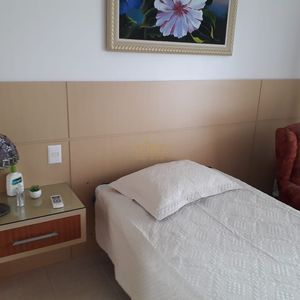 Apartamento com 124m², 3 dormitórios, 1 suíte, 2 vagas no Torre do Sol em Torres para Comprar