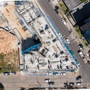 Apartamento com 84m², 2 dormitórios, 2 suítes, 1 vaga no Punta Del Sole em Torres para Comprar