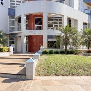 Apartamento com 186m², 3 dormitórios, 1 suíte, 4 vagas no Debret em Torres para Comprar