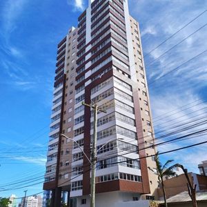 Apartamento com 109m², 3 dormitórios, 1 suíte, 2 vagas no San Pietro em Torres para Comprar