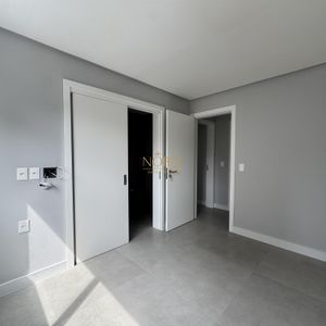 Apartamento com 90m², 2 dormitórios, 2 suítes, 2 vagas no Maui Residencial em Torres para Comprar