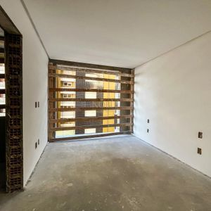 Apartamento com 165m², 3 dormitórios, 3 suítes, 2 vagas no Vanguard em Torres para Comprar