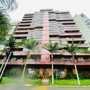 Apartamento com 180m², 3 dormitórios, 2 suítes, 2 vagas no Porto do Sol em Torres para Comprar