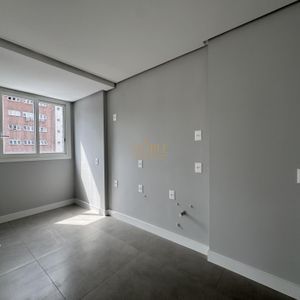 Apartamento com 90m², 2 dormitórios, 2 suítes, 2 vagas no Maui Residencial em Torres para Comprar
