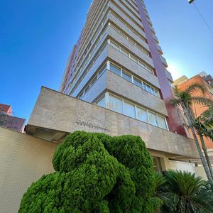 Apartamento com 197m², 3 dormitórios, 3 suítes, 2 vagas no Maranello em Torres para Comprar