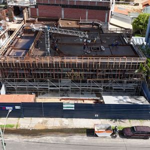Apartamento com 122m², 3 dormitórios, 3 suítes, 2 vagas no La riva em Torres para Comprar