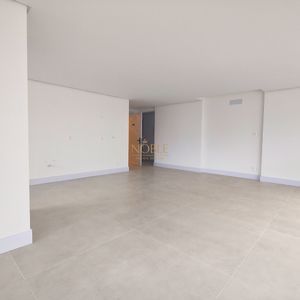 Apartamento com 135m², 3 dormitórios, 3 suítes, 2 vagas no Montalcino em Torres para Comprar