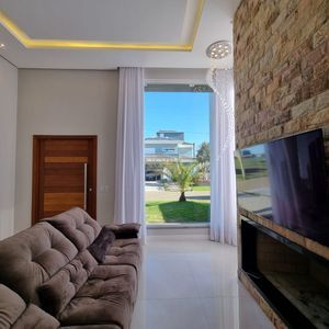 Casa de Condomínio com 206m², 3 dormitórios, 1 suíte, 2 vagas no Reserva das Águas em Torres para Comprar