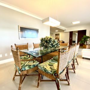 Apartamento com 249m², 4 dormitórios, 4 suítes, 3 vagas no Graziela em Torres para Comprar