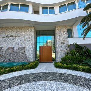 Apartamento com 94m², 2 dormitórios, 2 suítes, 2 vagas no Dall'acqua em Torres para Comprar