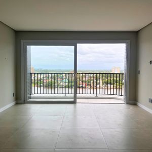 Apartamento com 91m², 2 dormitórios, 2 suítes, 2 vagas no Toronto em Torres para Comprar