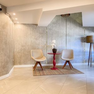 Apartamento com 186m², 3 dormitórios, 1 suíte, 4 vagas no Debret em Torres para Comprar