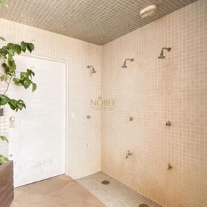 Apartamento com 186m², 3 dormitórios, 1 suíte, 4 vagas no Debret em Torres para Comprar