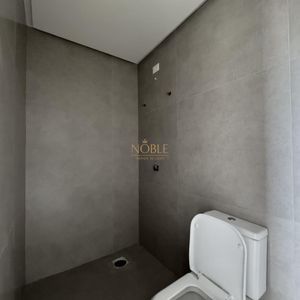 Apartamento com 77m², 2 dormitórios, 1 suíte, 2 vagas no Maui Residencial em Torres para Comprar