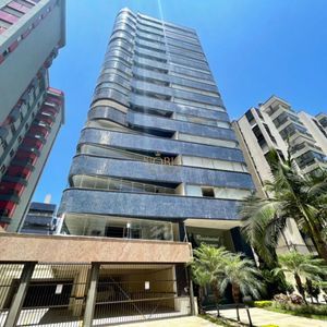 Apartamento com 125m², 3 dormitórios, 1 suíte, 2 vagas no Elegance em Torres para Comprar
