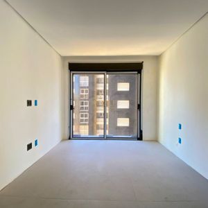 Apartamento com 165m², 3 dormitórios, 3 suítes, 3 vagas no Vanguard em Torres para Comprar