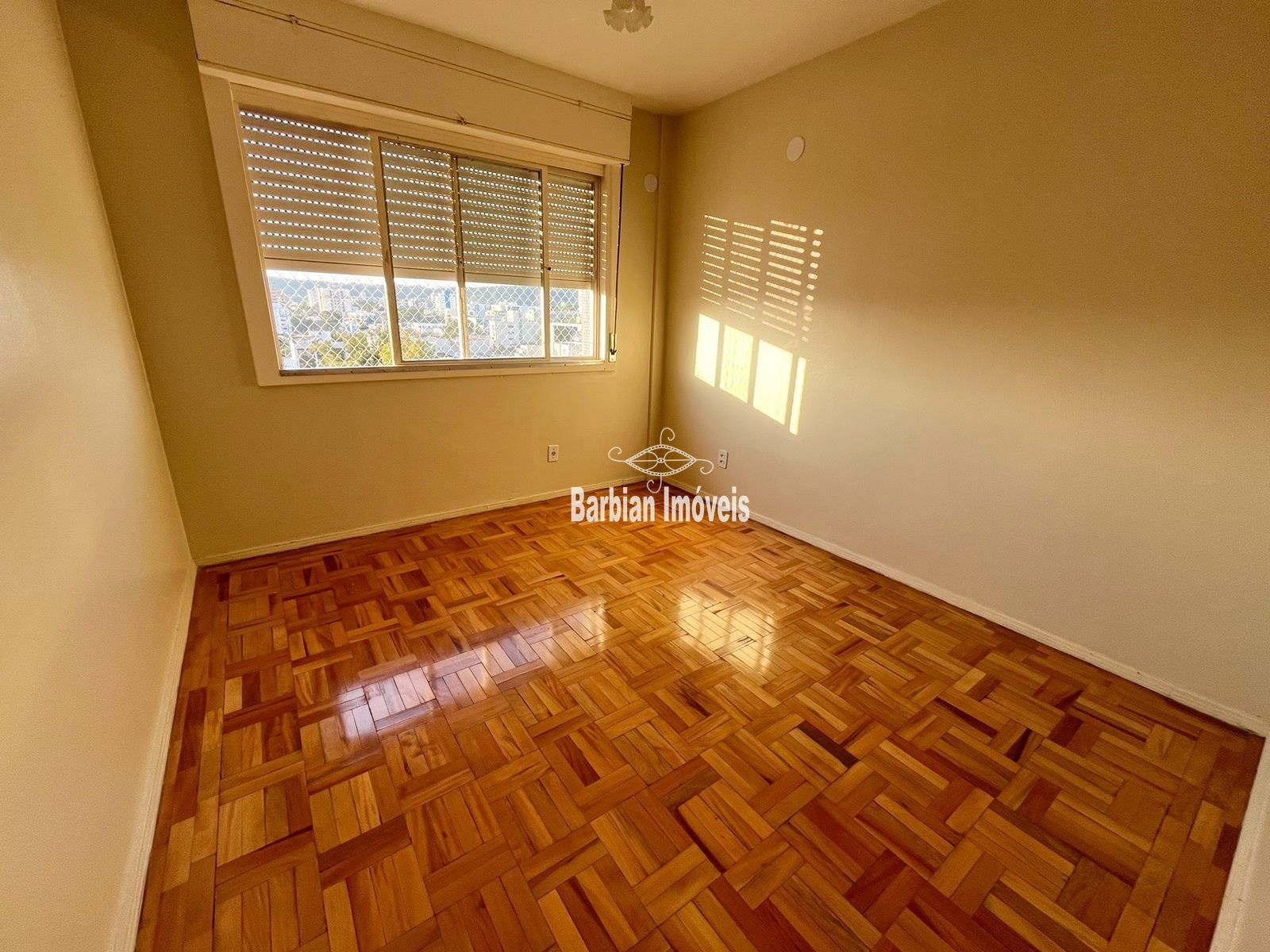 Apartamento à venda com 3 quartos, 121m² - Foto 4