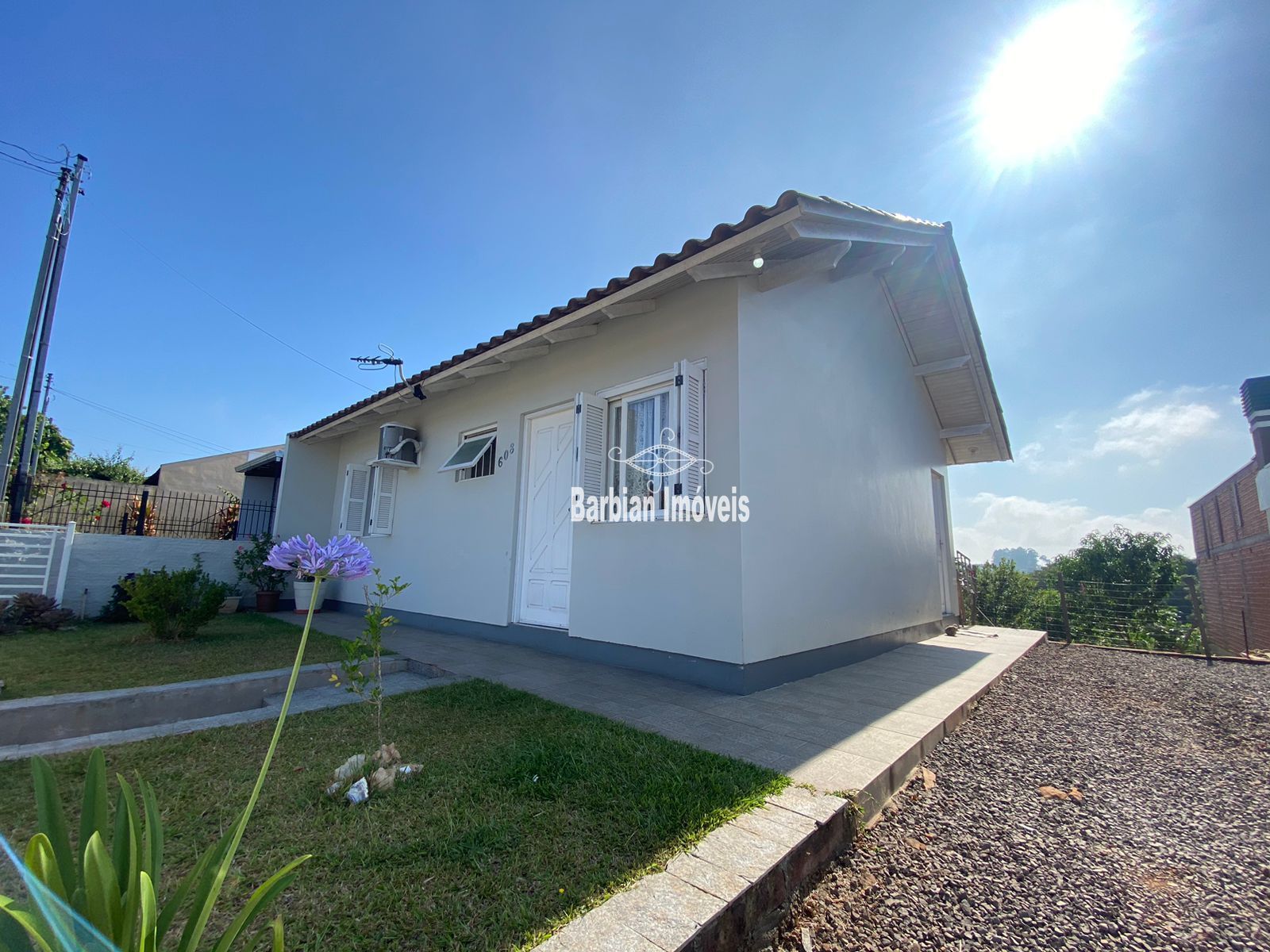 Casa à venda com 3 quartos, 49m² - Foto 2