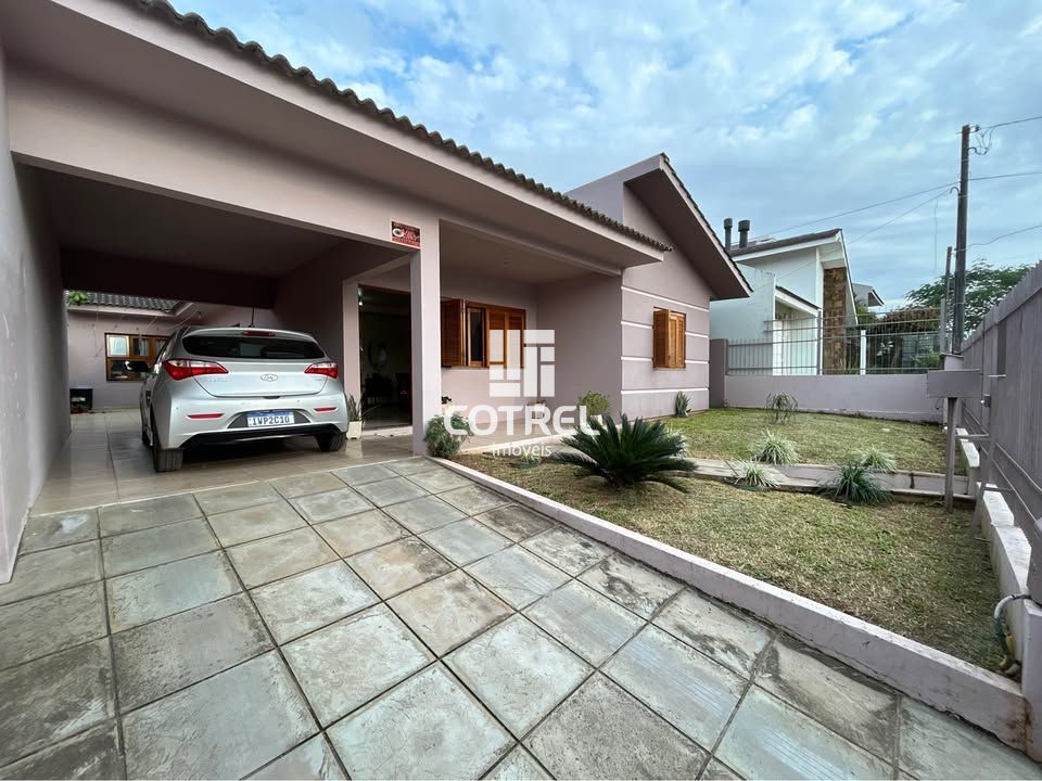 Casa para venda com 4 dormitórios 1 sendo suíte, piscina situada no Bairro Camob