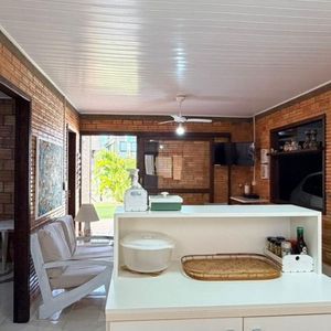 Casa com 98m², 3 dormitórios, 2 vagas no bairro Praia da Cal em Torres para Comprar