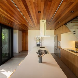 Casa de Condomínio com 244m², 4 dormitórios, 4 suítes, 2 vagas no Condomínio Ilhas Park em Torres para Comprar