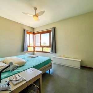 Apartamento com 131m², 3 dormitórios, 3 suítes, 1 vaga no Ilha de Córsica em Torres para Comprar