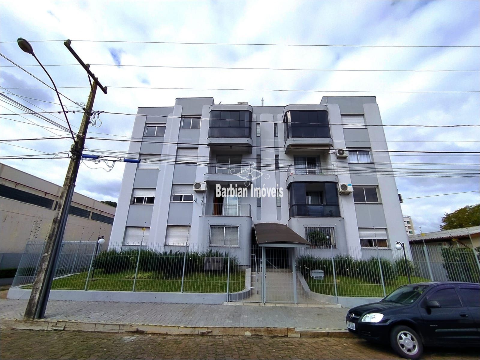 Apartamento à venda com 3 quartos, 95m² - Foto 1