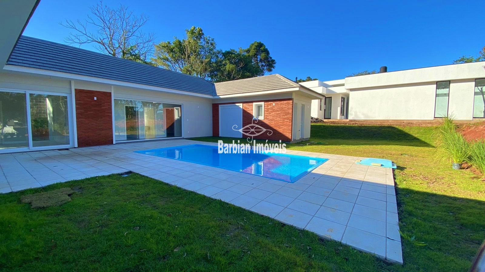 Casa, 3 quartos, 242 m² - Foto 2