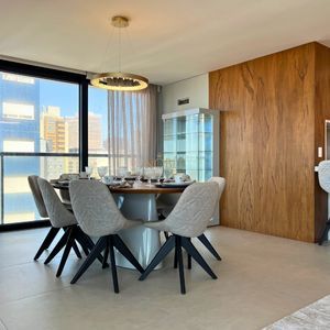 Apartamento com 220m², 4 dormitórios, 4 suítes, 3 vagas no Vitra em Torres para Comprar