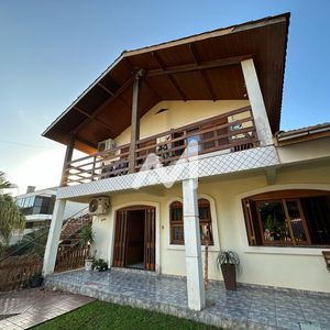 Casa com 197m² e 3 dormitórios no bairro Montanha em Lajeado para Comprar