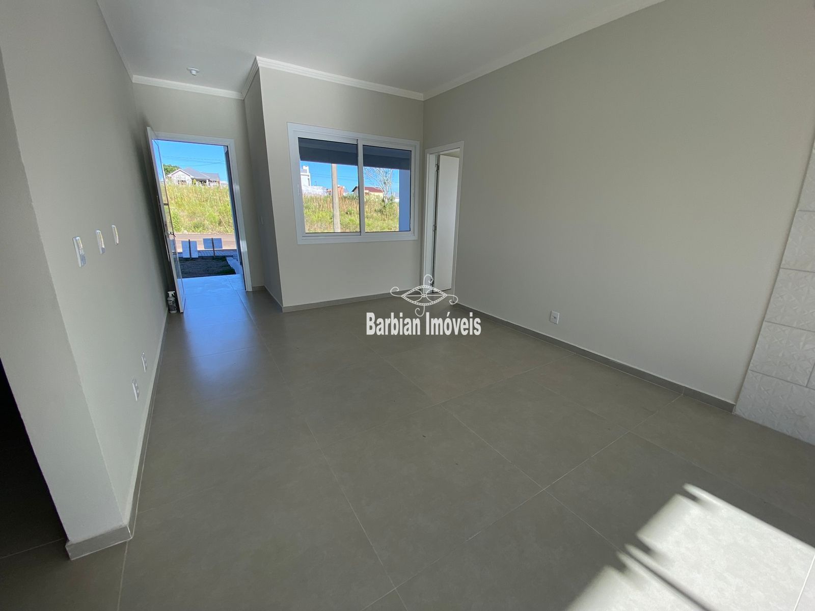 Casa à venda com 3 quartos, 121m² - Foto 3