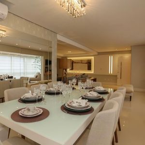 Apartamento com 249m², 4 dormitórios, 4 suítes, 3 vagas no Graziela em Torres para Comprar