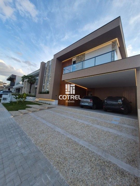 Casa Residencial à Venda 4 dormitórios sendo 3 suítes no bairro São José em Sant