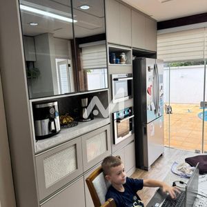 Casa com 227m² e 3 dormitórios no bairro Universitário em Lajeado para Comprar