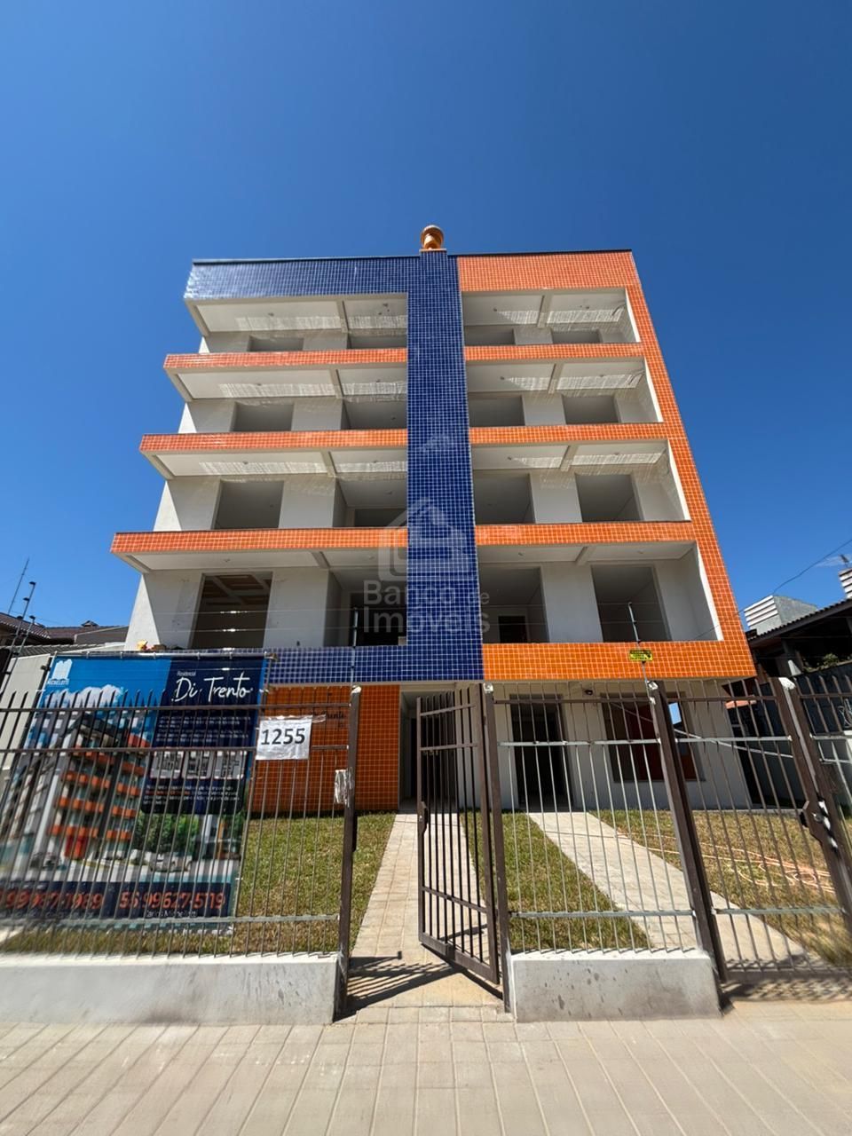 Apartamento à venda com 2 quartos, 81m² - Foto 1