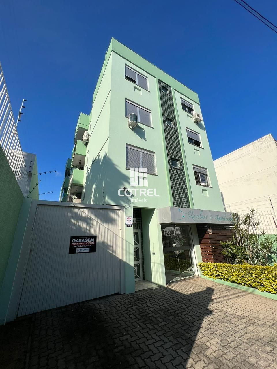 Apartamento com 3 dormitórios e garagem no Bairro Nossa Senhora de Fátima
