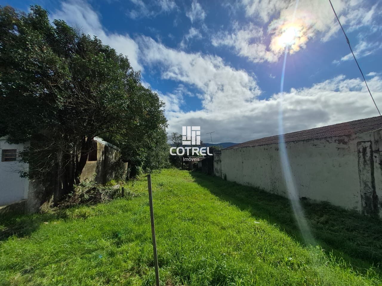 Terreno à Venda 11,50 x 137,24 situado no bairro Pé de Plátano em Santa Maria -