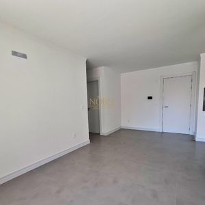 Apartamento com 74m², 2 dormitórios, 1 suíte, 1 vaga no Residencial Acrópole em Torres para Comprar