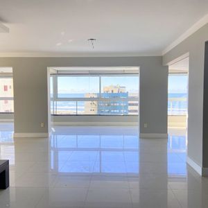 Apartamento com 232m², 4 dormitórios, 4 suítes, 2 vagas no Estevanell em Torres para Comprar