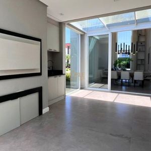 Casa de Condomínio com 226m², 3 dormitórios, 3 suítes, 2 vagas no Reserva das Águas em Torres para Comprar