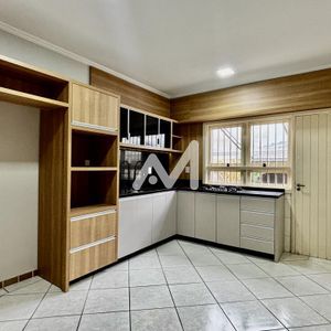 Sobrado com 104m² e 3 dormitórios no bairro Universitário em Lajeado para Comprar