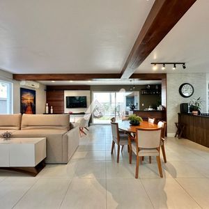 Casa com 297m² e 3 dormitórios no bairro Carneiros em Lajeado para Comprar