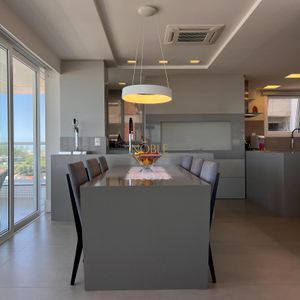Apartamento com 296m², 4 dormitórios, 4 suítes, 3 vagas no Infinity Ocean em Torres para Comprar