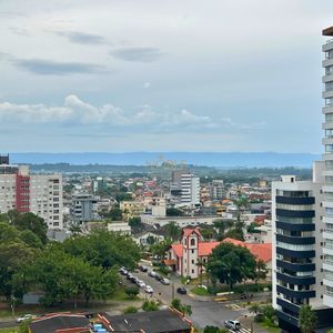 Apartamento com 90m², 2 dormitórios, 2 suítes, 2 vagas no Maui Residencial em Torres para Comprar