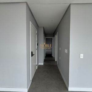 Apartamento com 102m², 3 dormitórios, 1 suíte, 2 vagas no Maui Residencial em Torres para Comprar