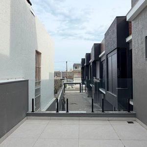 Geminado com 106m², 3 dormitórios, 1 suíte, 1 vaga no bairro Praia da Cal em Torres para Comprar