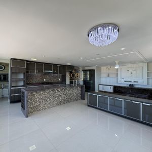 Apartamento com 123m², 3 dormitórios, 2 suítes, 2 vagas no Lê Classic em Torres para Comprar