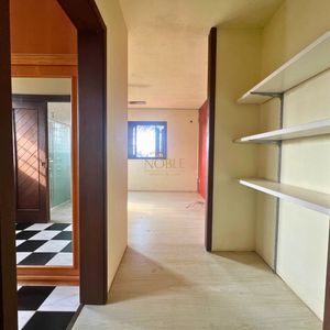 Casa, 6 dormitórios, 1 suíte, 4 vagas no bairro Stan em Torres para Comprar